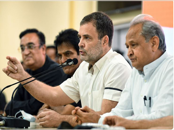 Congress leader Rahul Gandhi (centre) (Photo/ANI)