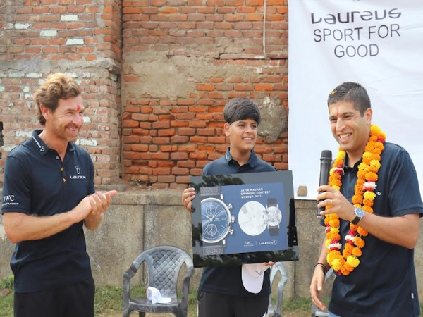 International football manager Andre Villas Boas meets 15-year-old football fan Jatin Malhan (Image: Laureus Sports)