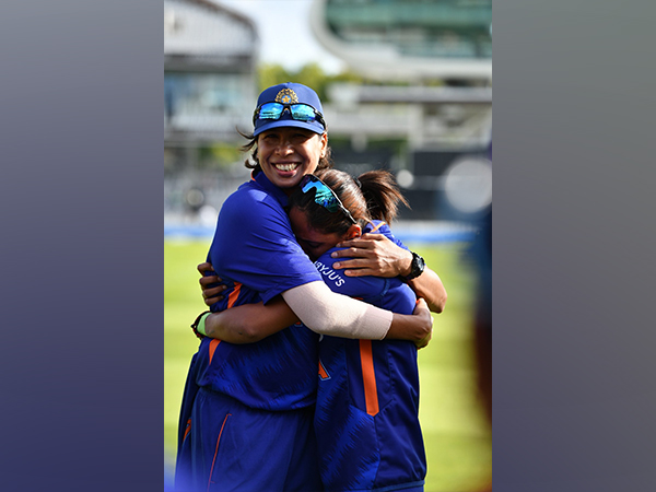 Jhulan Goswami and Harmanpreet Kaur (Photo: BCCI Women/ Twitter)