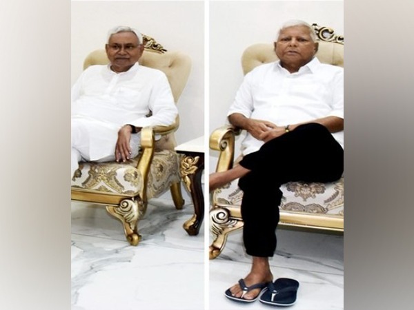 JDU chief Nitish Kumar (Left) and RJD chief Lalu Prasad Yadav (Right) (File Photo/ANI)