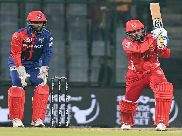 Gujarat Giants' Tillakaratne Dilshan in action against India Capitals in LLC-2 (Image: LLC media)