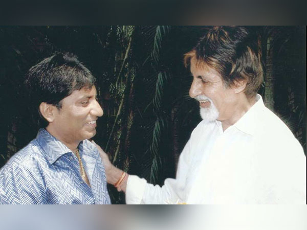 Amitabh Bachchan with late Raju Srivastav (Image Source: Instagram)
