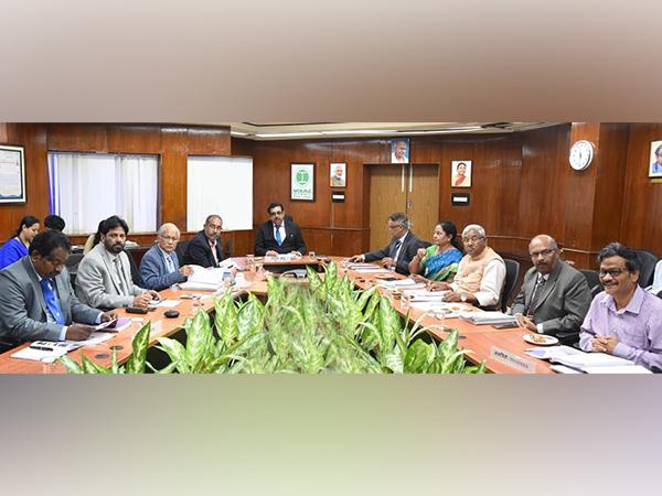 Officials at the 40th Annual General Meeting (AGM) of Rashtriya Ispat Nigam Limited. (photo/PIB)