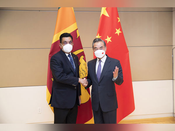 Sri Lankan Foreign Minister Ali Sabry meets his Chinese counterpart, Wang Yi (Image Credit: Twitter/@Chinamission2un)