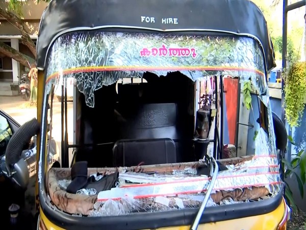 Visual of an auto-rickshaw damaged during stone pelting in Kerala's Thiruvananthapuram on Sept 23 (Photo:ANI)