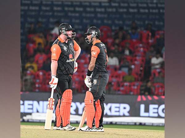 Jesse Ryder and Md Kaif (Photo: Twitter@llct20)