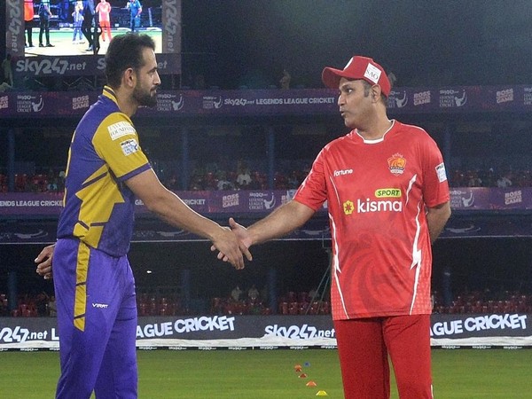 Bhilwara Kings captain Irfan Pathan (L) with Gujarat Giants captain Virender Sehwag (R) in LLC-2 (Image: LLC media)
