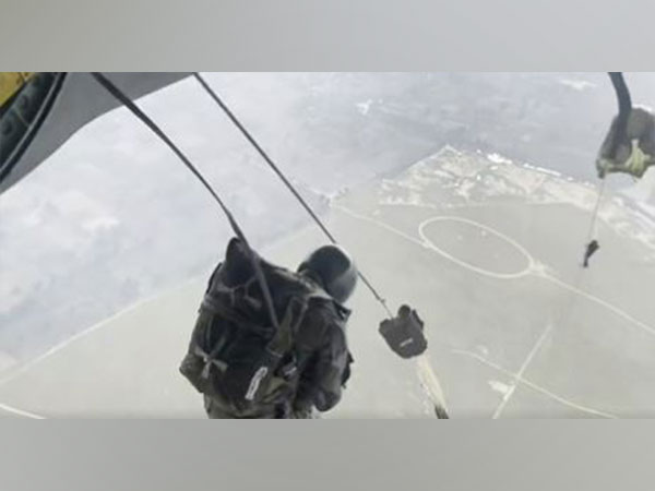 PBG paratroppers skydiving (Photo/ANI)