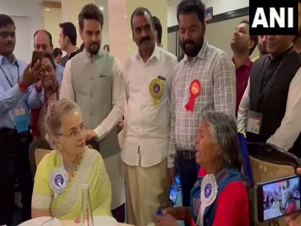 Nanjiyamma singing for Asha Parekh