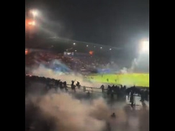 Mass riots at football match in Indonesia. (Photo Source: Twitter//@sotiridi)
