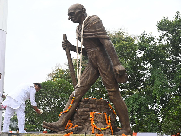 Assam Chief Minister Himanta Biswa Sarma pays tribute to the Mahatma (Image/ANI)