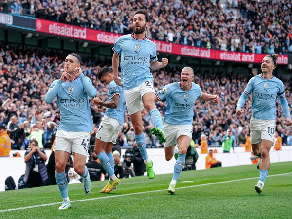 Manchester City celebrating. (Photo- Man City Twitter)