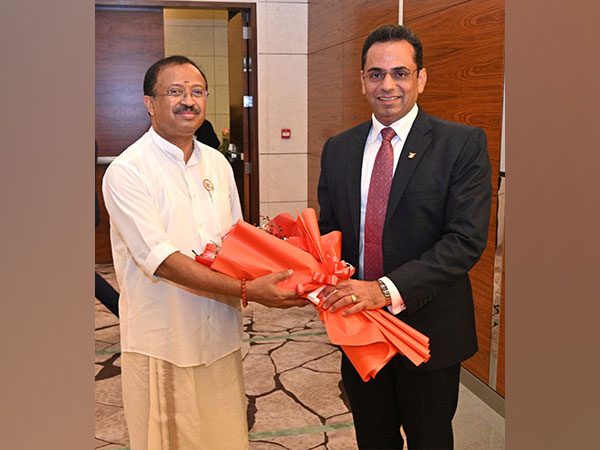 Union Minister of State for External Affairs V Muraleedharan arrives in Muscat. (Photo: Twitter/V. Muraleedharan)