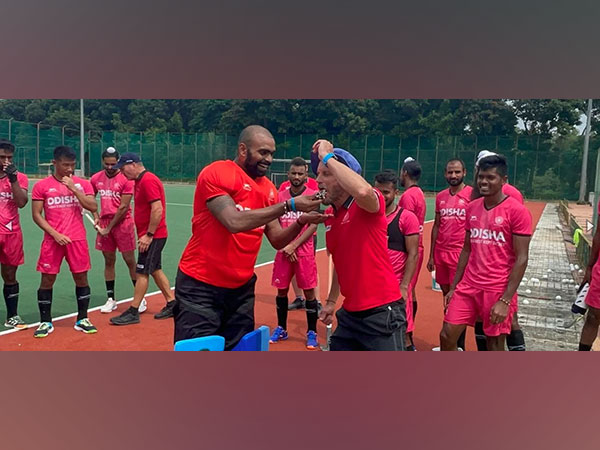 PR Sreejesh celebrating his award. (Photo- HI Media)