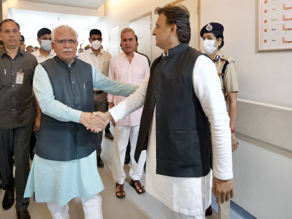 Chief Minister Manohar Lal Khattar and Samajwadi Party president Akhilesh Yadav (Image/ANI)