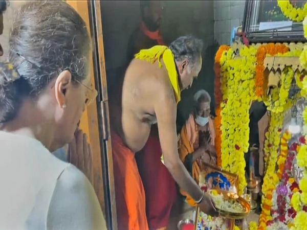 Congress interim president Sonia Gandhi at Bheemanakolli Temple in Karnataka (Photo/ANI)