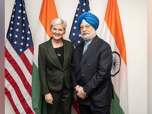 US Energy Secretary Jennifer Granholm met with Union Minister Hardeep Singh Puri (Photo: Twitter/@SecGranholm)