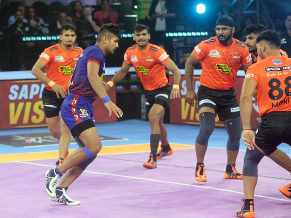 Dabang Delhi Captain Naveen Kumar in action against U Mumba during PKL-9 (Image: Dabang Delhi KC)