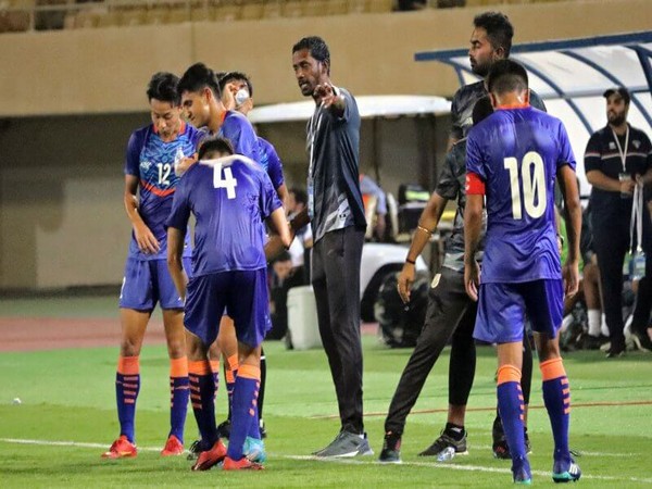 Bibiano Fernandes with team India (Photo: AIFF Media)
