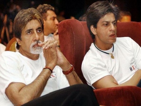 Amitabh Bachchan, Shah Rukh Khan (Image source: Twitter @ShahRukhKhan_FC)