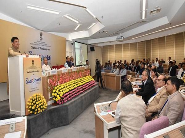 Union Minister for Commerce and Industry Piyush Goyal addresses workshop. (photo/PIB)