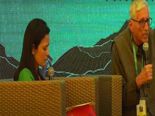 Rajmohan Gandhi at Khushwant Singh Litfest in Kasauli (Picture Credits: Youtube)