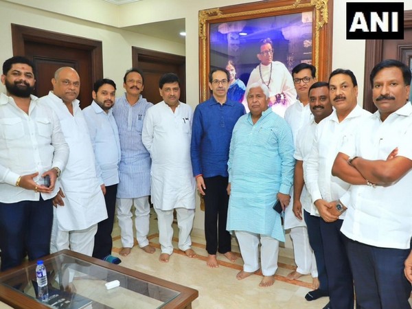 Congress delegates at Matoshree (Photo/ANI)