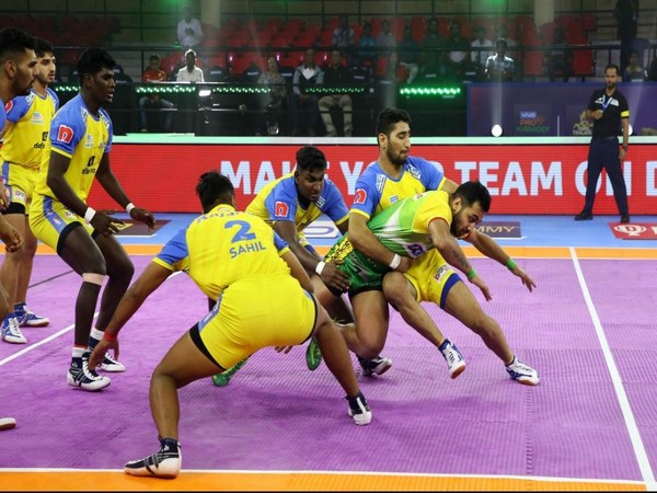 Tamil and Patna teams in action. (Photo- PKL)