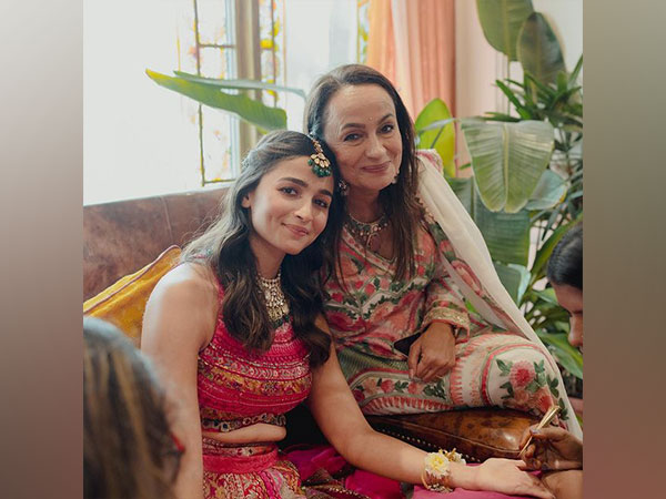 Alia Bhatt with mom Soni Razdan (Image source: Instagram)