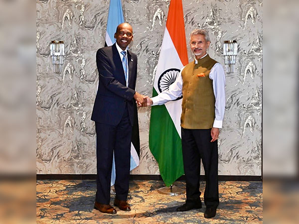 EAM S Jaishankar with his Botswana counterpart, Lemogang Kwape. (Photo Credit - Twitter)