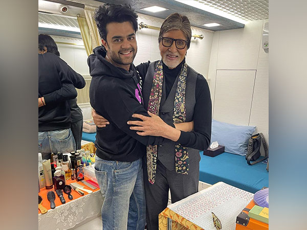 Maniesh Paul and Amitabh Bachchan (Image source: Instagram)