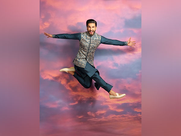 Manyaver Ranveer Ranveer puts the internet on fire with this new Manyavar film ...
