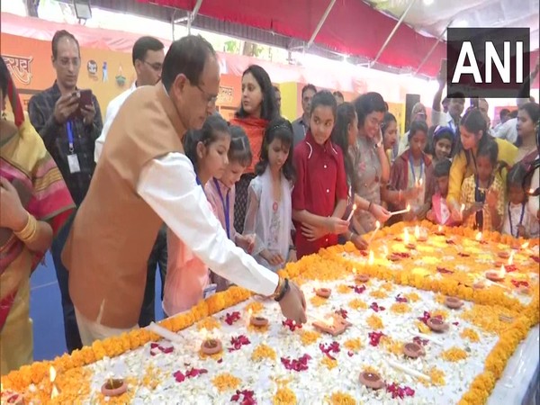Madhya Pradesh Chief Minister Shivraj Singh Chouhan celebrating Diwali with children (Photo/ANI)
