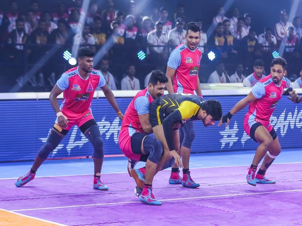 Jaipur Pink Panthers and Telugu Titans in action. (Photo- Jaipur Pink Panthers Twitter)