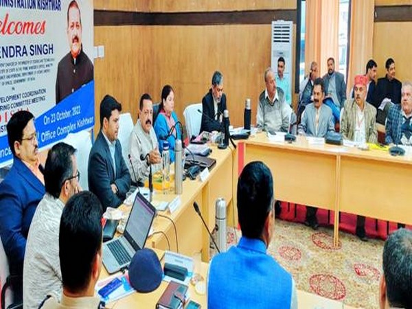 Union Minister Dr Jitendra Singh presides over a DISHA meeting at Kishtwar in Jammu and Kashmir. (Photo: PIB)