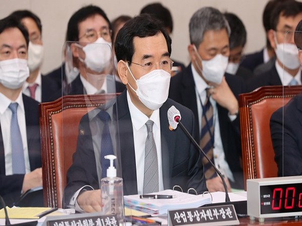 South Korea's Minister of Trade, Industry and Energy Lee Chang-yang