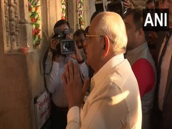 Gujarat CM Bhupendra Patel offers prayers at Gandhinagar's Panchdev Mandir  (Photo/ANI)