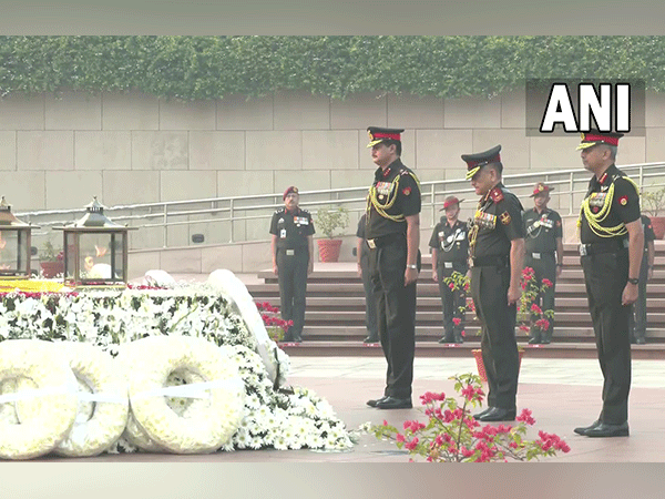 CDS General Anil Chauhan (centre) at National War Memorial, New Delhi (Photo/ANI)
