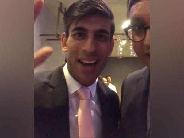 Kashmiri celebrity chef Sanjay Raina with Rishi Sunak on video call