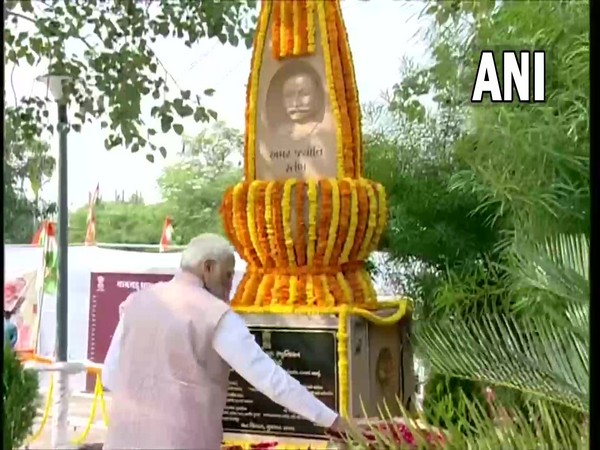 Prime Minister Narendra Modi pays tribute to Bhil freedom fighter Shri Govind Guru. (Photo/ANI)