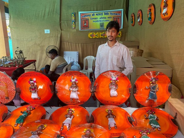 Abhishek Sapan, the sole Matparai craftsman in Raipur (Photo/ANI)