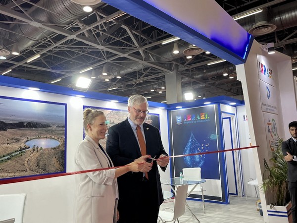 Israeli Ambassador to India, Naoir Gilon inagurates Israel pavilion at 7th India Water Week. 