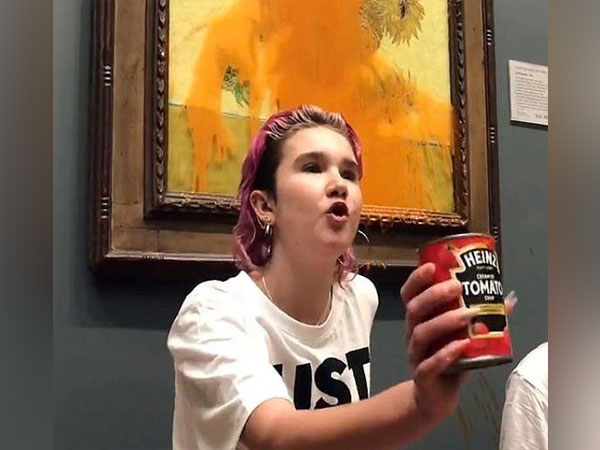 Phoebe Plummer after throwing tomato soup on Van Gogh's painting (Image Source: Twitter)