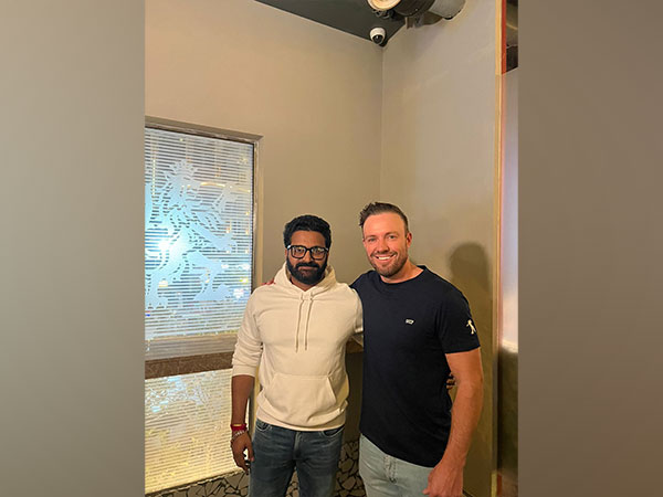 AB de Villiers and Rishabh Shetty (Image source: Instagram)