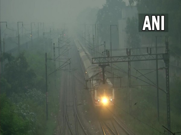 Mnay in the national capital complained of choking and eye burning on Friday. (ANI/Photo)