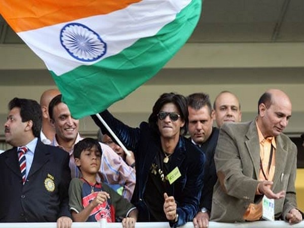 Shah Rukh Khan cheering for India in 2007 (Image Source: Twitter)