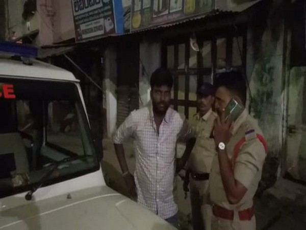 Andhra Pradesh polcie and the man who stole the vehicle of Odisha police (Photo/ANI)