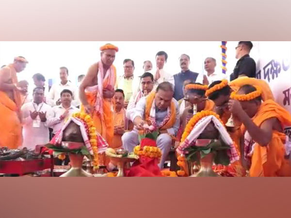 Assam Chief Minister Himanta Biswa Sarma performs Bhumi Pujan (Photo:Twitter/himantabiswa)