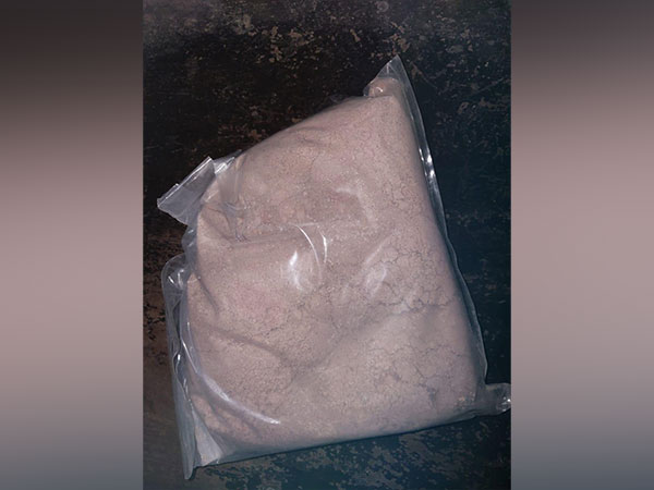 Brown powder-like substance appearing to be Heroin weighing about 1.4 kg seized (Photo:ANI)