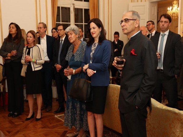 Foreign Secretary Vinay Kwatra with high-ranking US Government officials at India House. (Photo Credit - Twitter/@SandhuTaranjitS)